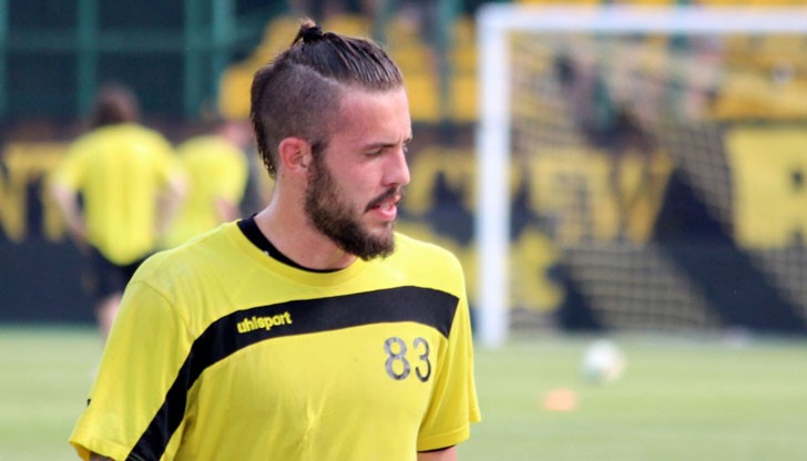 Михаил Иванов е готов да продаде своя фланелка, която е от прословутата ретро серия на "сините"