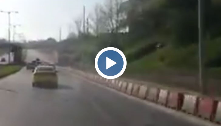 Чудните бидони, нагънати, като гъсеница, за чудо и приказ