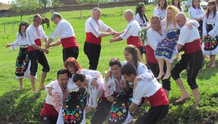 Ритуалът „Дай Боже дъжд” се прави в село Климент за здраве и берекет