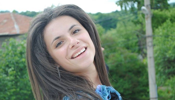 Ани Младенова продава голяма база от данни на лични карти на български граждани Ани Младенова продава голяма база от данни на лични карти на български граждани