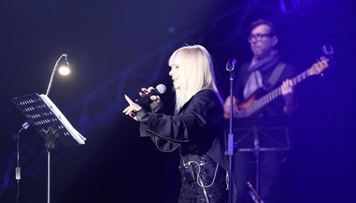 Лили Иванова изнесе грандиозен концерт в препълнената Зала 1 на НДК