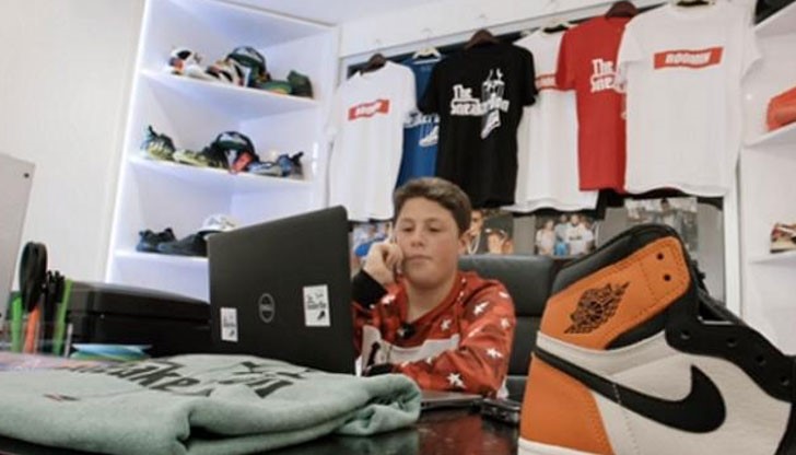Тийнейджър съчетава любовта си към спортните обувки със своя бизнес нюх