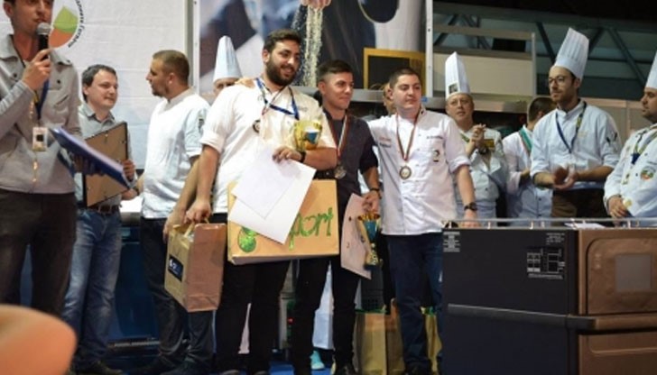 Сериозна окупация на първите места в надпреварата за Кулинарна купа на България са осигурили петимата русенски участници Сериозна окупация на първите места в надпреварата за Кулинарна купа на България са осигурили петимата русенски участници