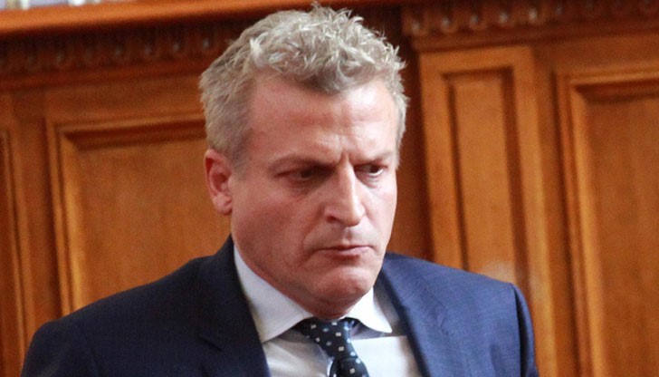 Причината за извинението е, че не са взети в предвид мненията на лекарите за реформите