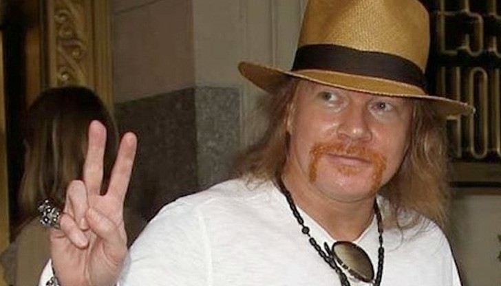 Това решение беше взето поради здравословните проблеми на вокалиста Брайън Джонсън