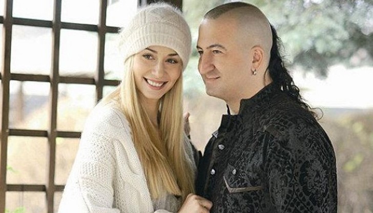 Момиченцето е вече на 4 години, но досега родителите й успяваха да я скрият от медиите