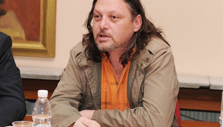 Десетки заплахи от анонимници е получил Нидал Алгафари