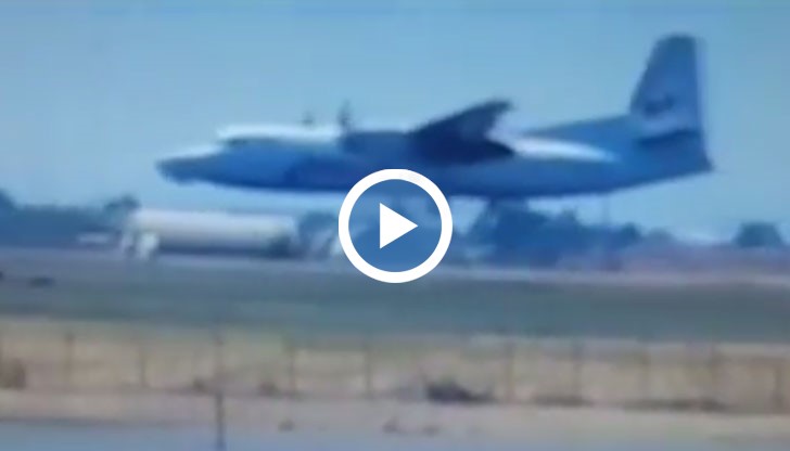 Самолет с 21 души на борда се приземи по корем на летището в Катания