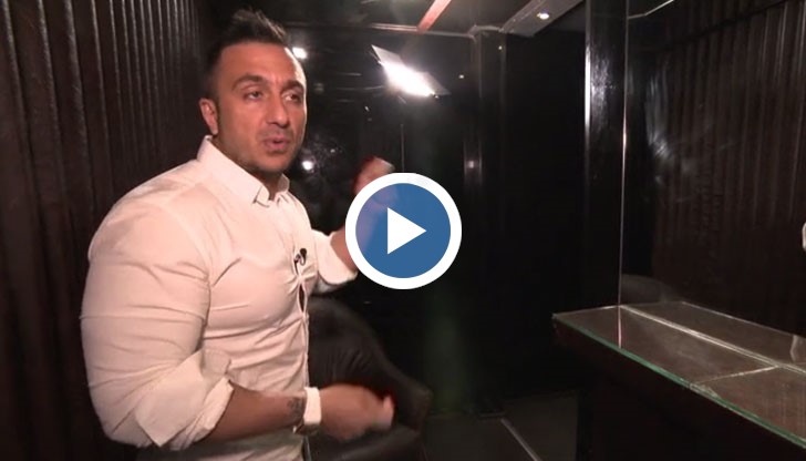 Въпросната стая, нарочена за ВИП будоар, било място, на което можеш да се усамотиш