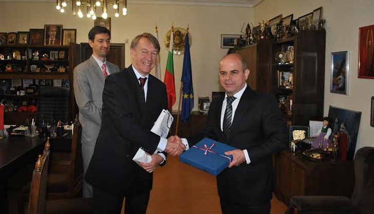 Срещата между двамата бе във връзка с фестивала за младежки джаз групи „Halftone“