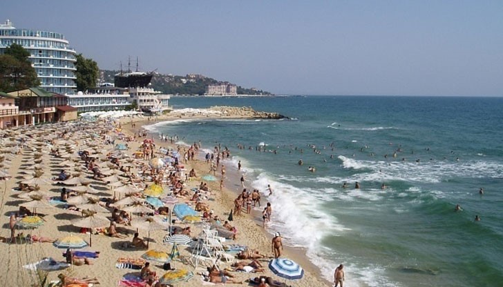 Скок в заплатите в ресторантите и хотелите по морето се очакват през това лято