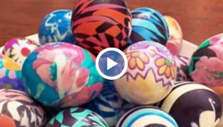 Всичко, което ви е необходимо са стари шарени парцалчета, с които да увиете вашите яйца