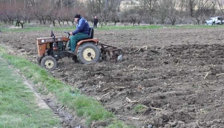 Земеделските стопани трябва да декларират доходите си за 2015 г. пред НАП до 3 май Земеделските стопани трябва да декларират доходите си за 2015 г. пред НАП до 3 май