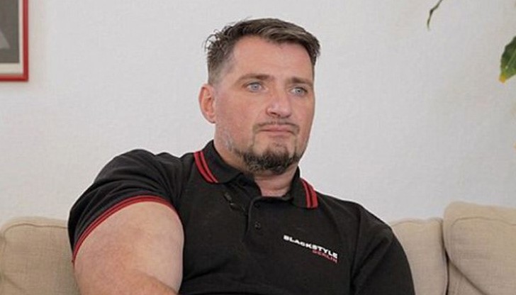 Мика живее в Берлин и е много щастлив от своята придобивка