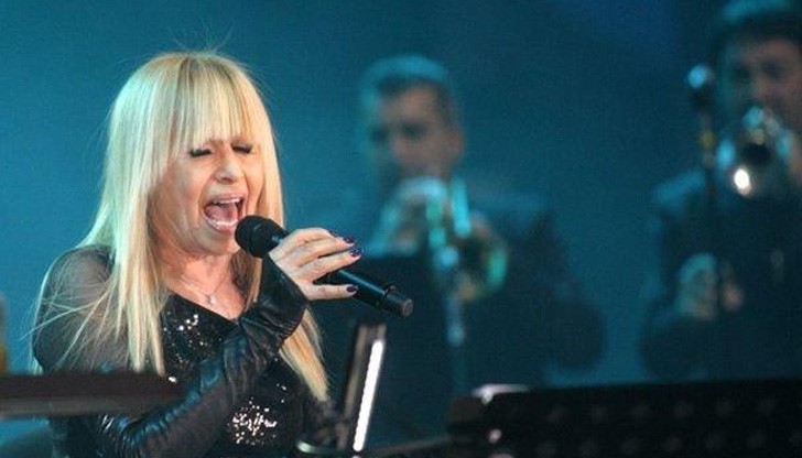 Концертът на примата на родната естрада продължи цели два часа и половина