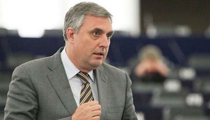 Партия АБВ е готова да напусне правителството, ако промените в Изборния кодекс останат в този вид Партия АБВ е готова да напусне правителството, ако промените в Изборния кодекс останат в този вид