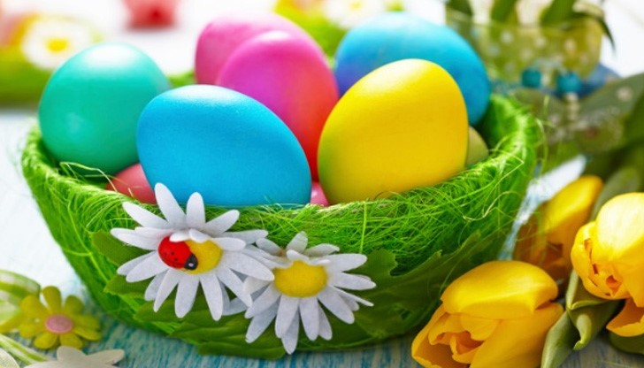 Организаторите са предвидили и игри като „Във вихъра на танца“, „Направи и полети“, „Украси своята кошничка“ и още много други забавления