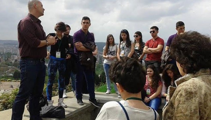 Участниците в сесията работиха по темата „Образование, кариерно ориентиране и развитие – личностен избор и родителски въздействия”