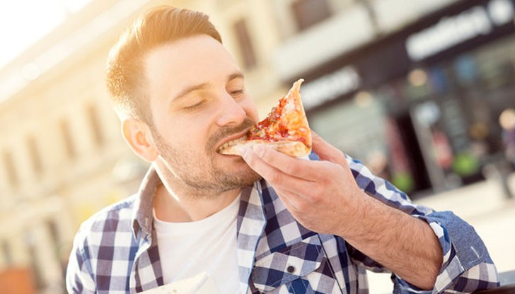 Най-лошото време през деня да ядем е...докато ходим Най-лошото време през деня да ядем е...докато ходим