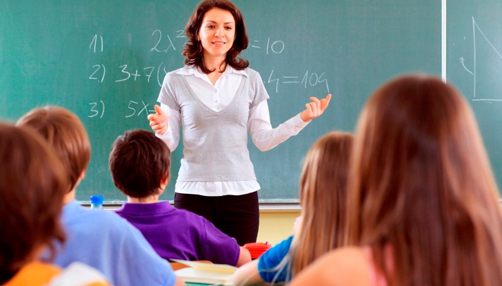 Трябва да се даде автономия на учителя и да му се гласува доверие Трябва да се даде автономия на учителя и да му се гласува доверие