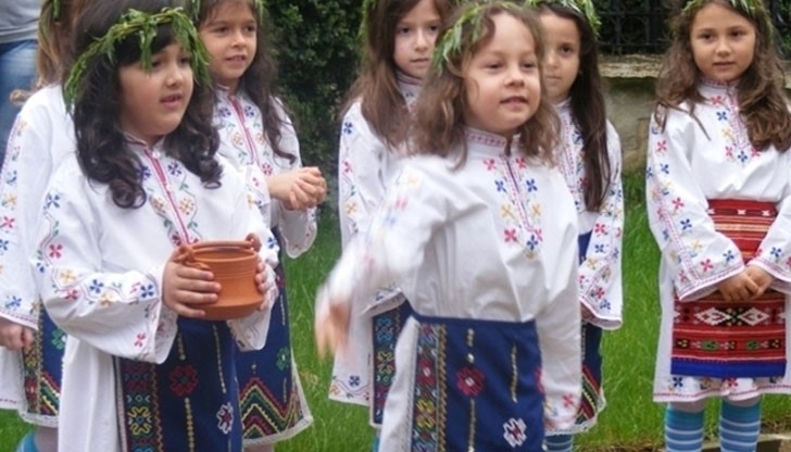 5854 са русенците, които празнуват имен ден днес - Цветница 5854 са русенците, които празнуват имен ден днес - Цветница