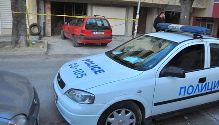Полицаят е пребит от група роми в Сливен