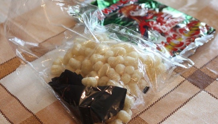 Черен хумор и тотален шок за баба, която поиска да изненада внучето си с царевични пръчки