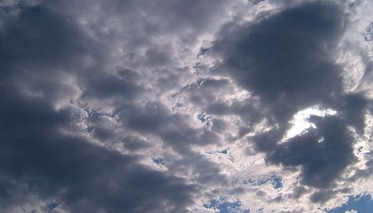 Утре облачността ще е по-често значителна