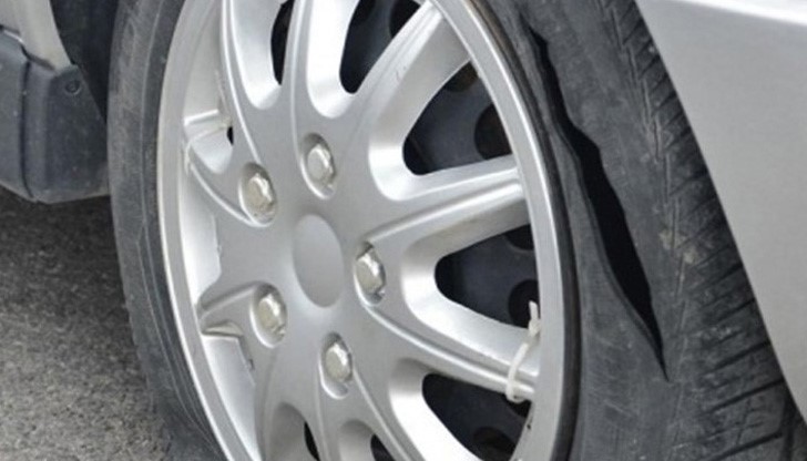 Автомобилът е бил паркиран на паркинг, находящ се в гр. Русе на ул. "Котовск" Автомобилът е бил паркиран на паркинг, находящ се в гр. Русе на ул. "Котовск"