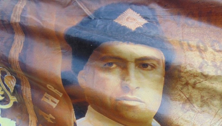 Премиерът Бойко Борисов се оказа лице на едно от знамената, които ще бъдат използвани за въстановка от избухването на Априлското въстание