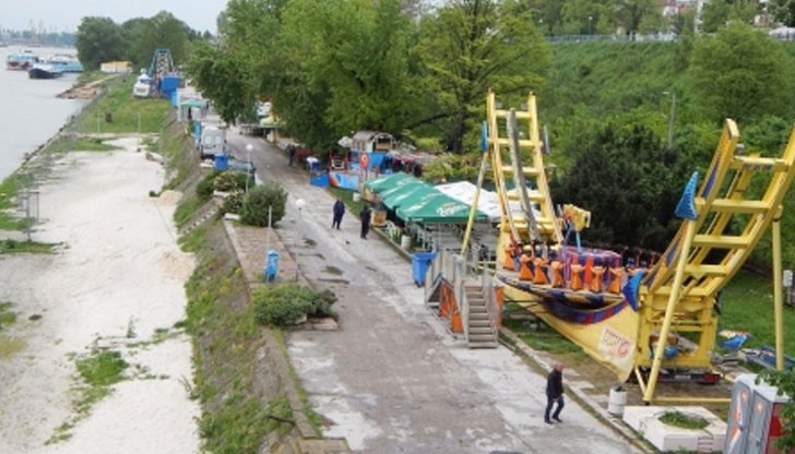 Посетители на търлата липсваха, а и атракционите останаха затворени