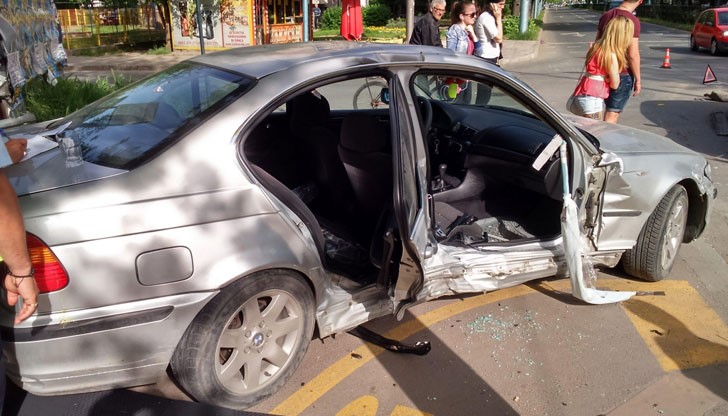 По първоначални данни БМВ-то е причинило катастрофата