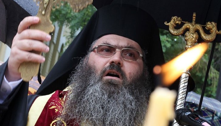 Тъжно и обезсърчително е, че все повече са онези наши съвременници, които търсят своите духовни авторитети в лицето на съмнителни „учители" Тъжно и обезсърчително е, че все повече са онези наши съвременници, които търсят своите духовни авторитети в лицето на съмнителни „учители"