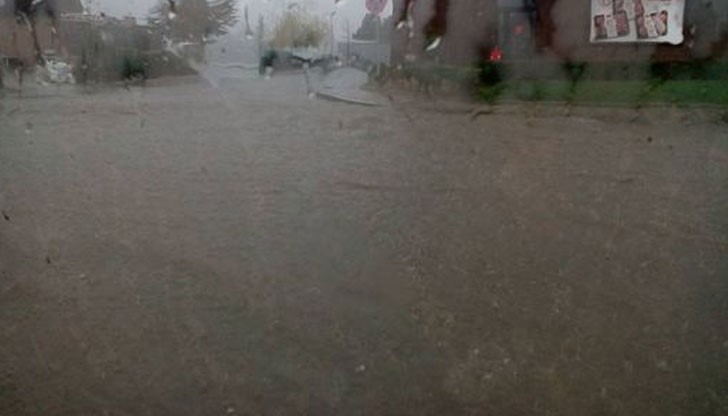 Сериозни наводнения има и по Околовръстното на Варна