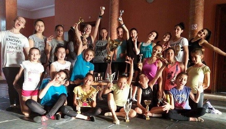 Голямата награда Купа „ТРАКИЯ“ и 500 лв., бе присъдена на ССТ „FREEDOM“ Голямата награда Купа „ТРАКИЯ“ и 500 лв., бе присъдена на ССТ „FREEDOM“