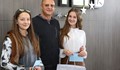 Пламен Нунев връчи подаръци на Пресияна и Мирела