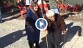Български баби станаха интернет сензация с танца си
