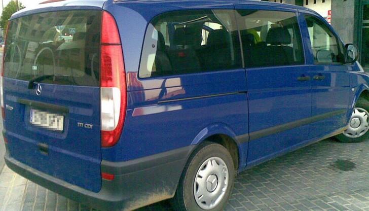 Откраднатият автомобил е с английска регистрация, тъмно син на цвят, с десен волан /снимката е илюстративна/
