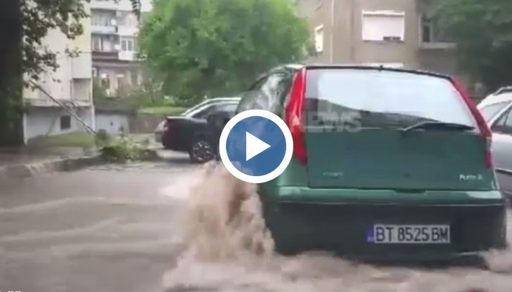 Има наводнени мазета и приземни етажи в града