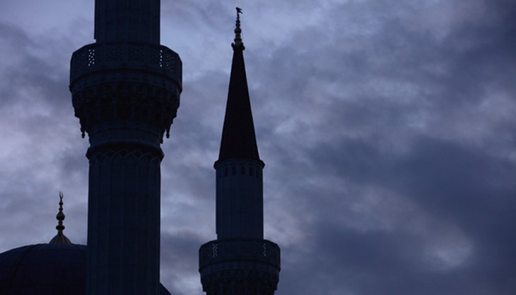 Следят внимателно поне 90 джамии заради опасения от проповядване на радикален ислям