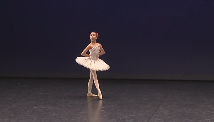 10-годишната Румелина Дилчева е единственото българско дете прието да учи в Кралското балетно училище в Ковънт гардън