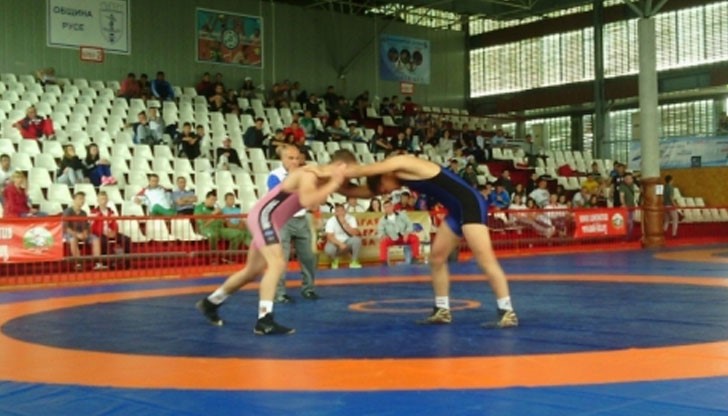 Българските борци доминираха и във втория ден на международния турнир за кадети и кадетки