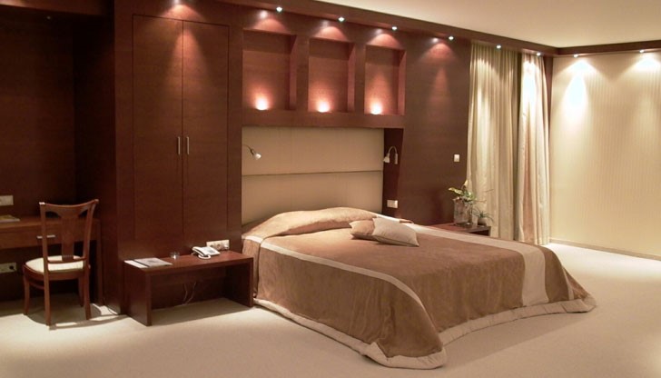 Хотелите ще плащат солени глоби, ако не водят регистър на гостите и отказват информация за тях Хотелите ще плащат солени глоби, ако не водят регистър на гостите и отказват информация за тях