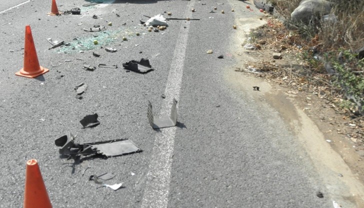 Два леки автомобила са катастрофирали на пътя Велико Търново – Арбанаси