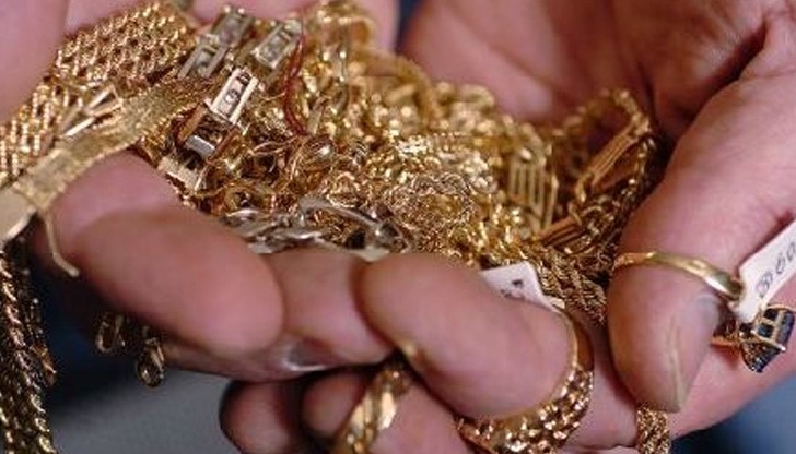 Златните и сребърни изделия са с най-привлекателния за бърза търговия грамаж