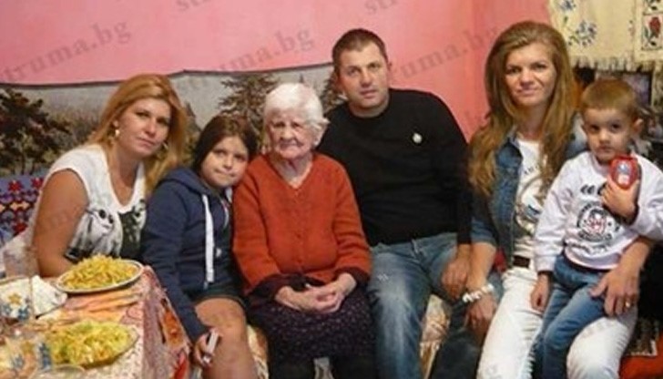 Животът на баба Тодорка е преминал през много изпитания, но тя успяла да се съхрани и да доживее до достолепна възраст Животът на баба Тодорка е преминал през много изпитания, но тя успяла да се съхрани и да доживее до достолепна възраст