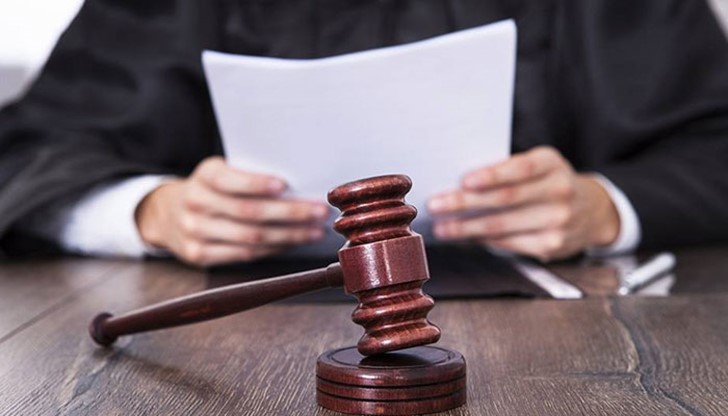 Човекът, чието име не се споменава, се жалва, че Всевишния в последно време е крайно несправедлив с него Човекът, чието име не се споменава, се жалва, че Всевишния в последно време е крайно несправедлив с него