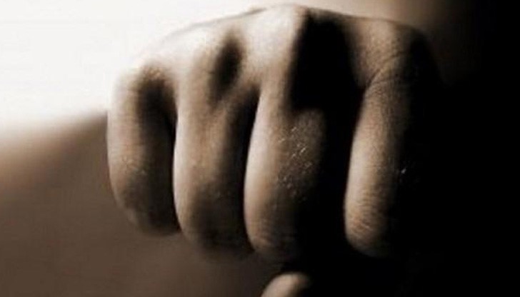 Мъжът е дал описание на извършителите, които се издирват от полицията Мъжът е дал описание на извършителите, които се издирват от полицията