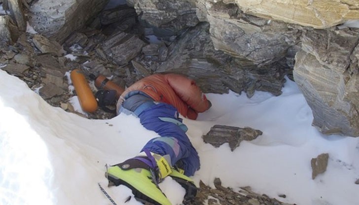 Двамата алпинисти са починали от високопланинска болест при слизането си от връх Еверест / Снимката е илюстративна