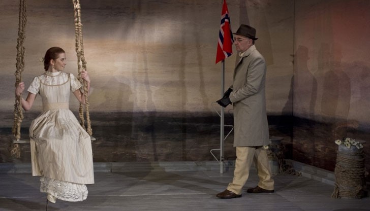 Театър „Българска армия” представя спектакъла „Жената от морето” от Хенрик Ибсен